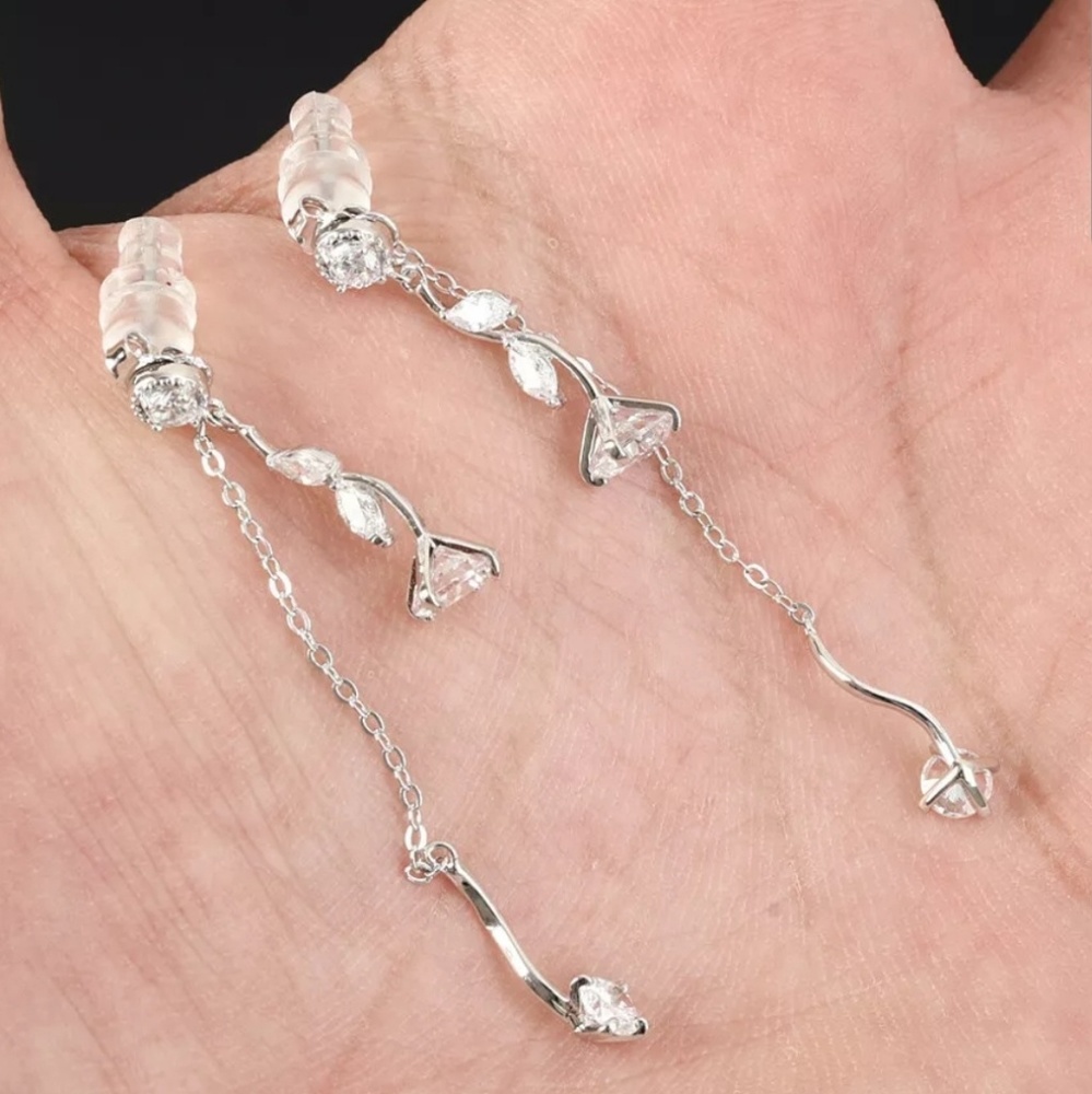 Dainty delicate white sapphire & silver earrings - Picture 5 of 9